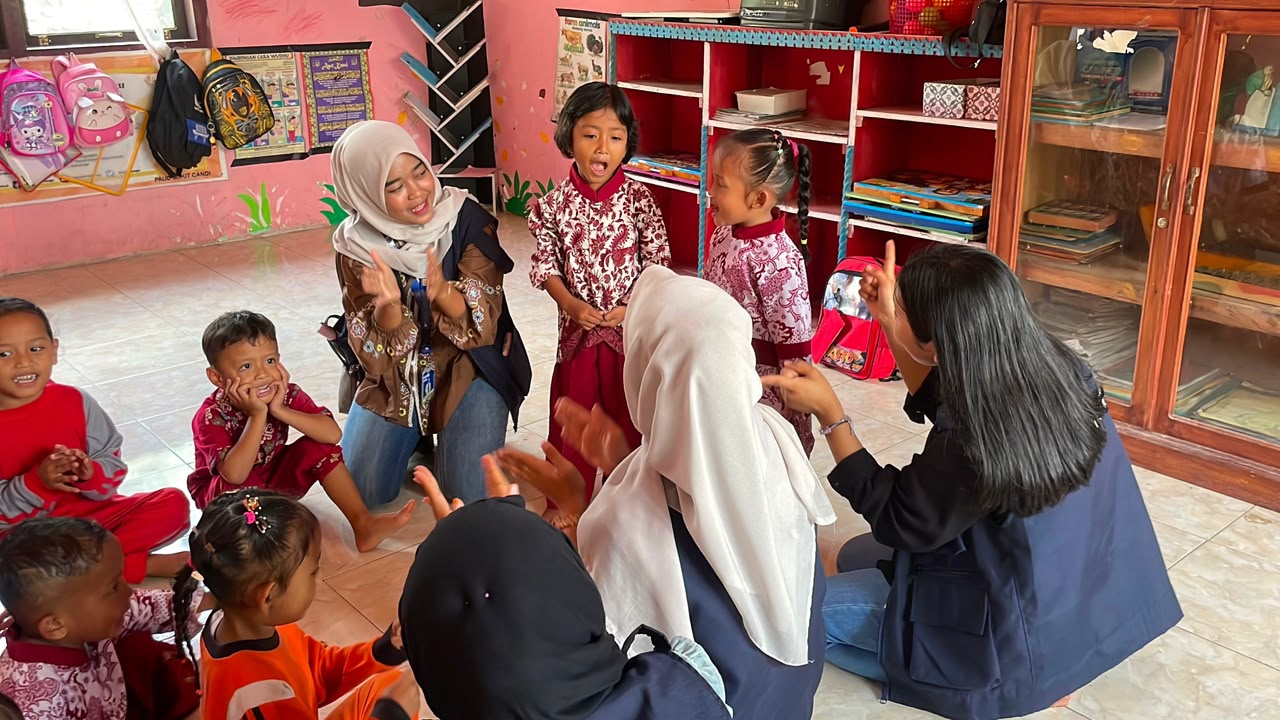 Belajar, Bermain, dan Berbagi Ceria bersama Anak-anak di TK Bukit Candi Sitiung